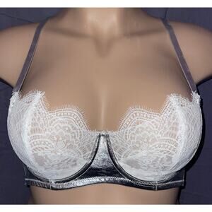 32DDD VICTORIA'S SECRET DREAM ANGELS SILVER & WHITE LACE BALCONETTE BRA